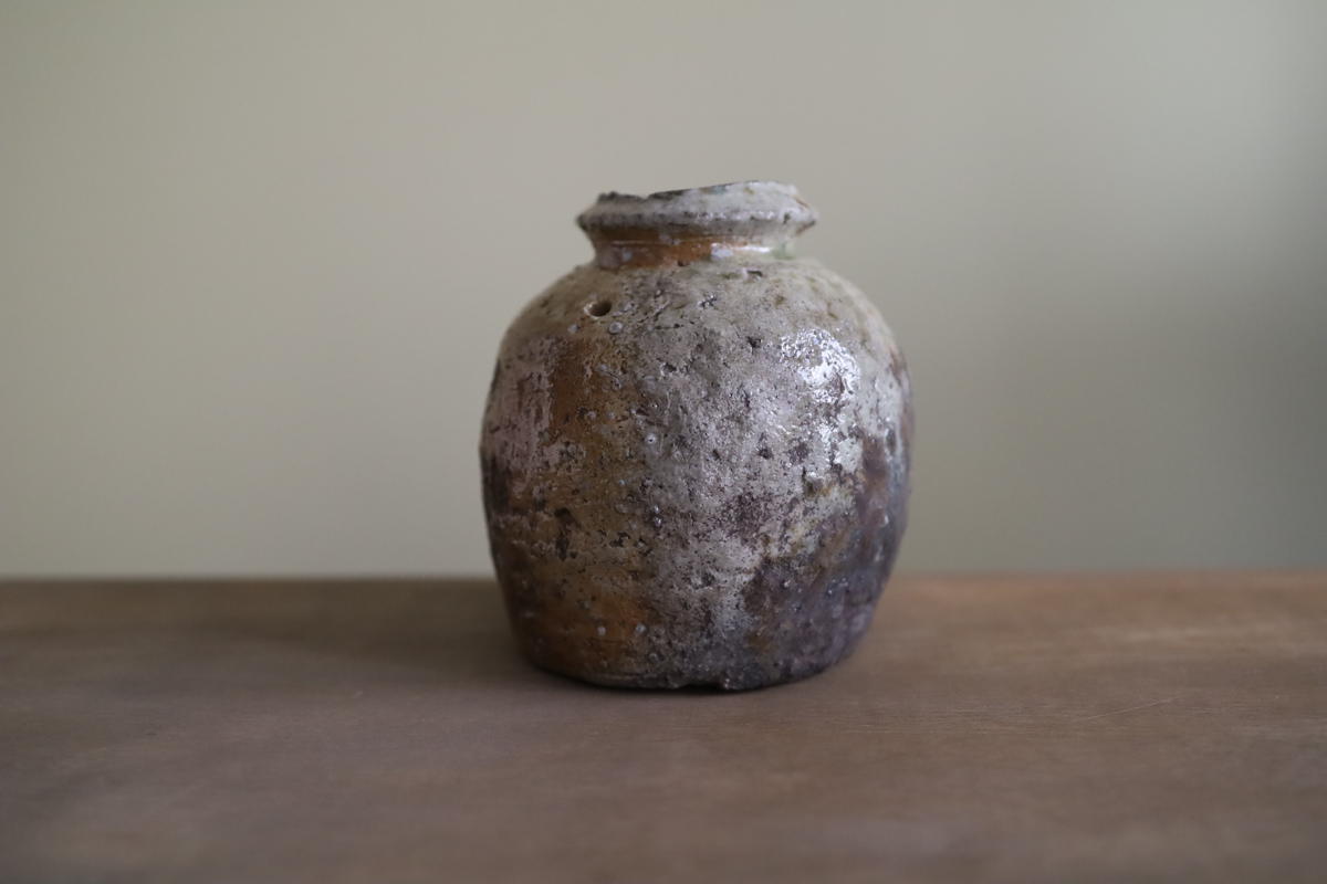 信楽焼　壺　うずくまる　井村侊生　　#3207 信楽焼 壺 うずくまる 井村侊生 #3207 信楽焼 壺 うずくまる