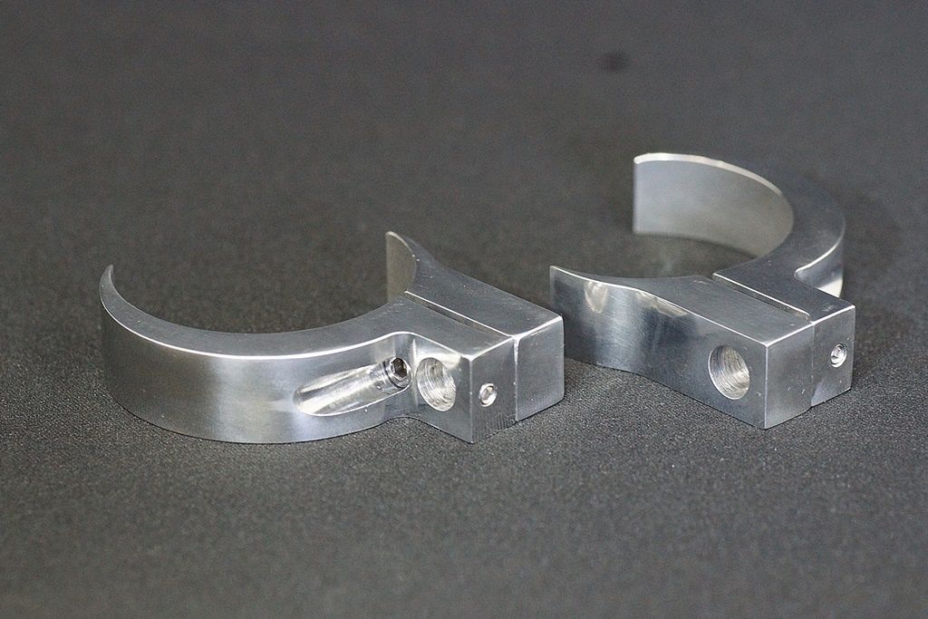 49mmフロントフォーク用 ウインカーステーset | custom factory Noy'...