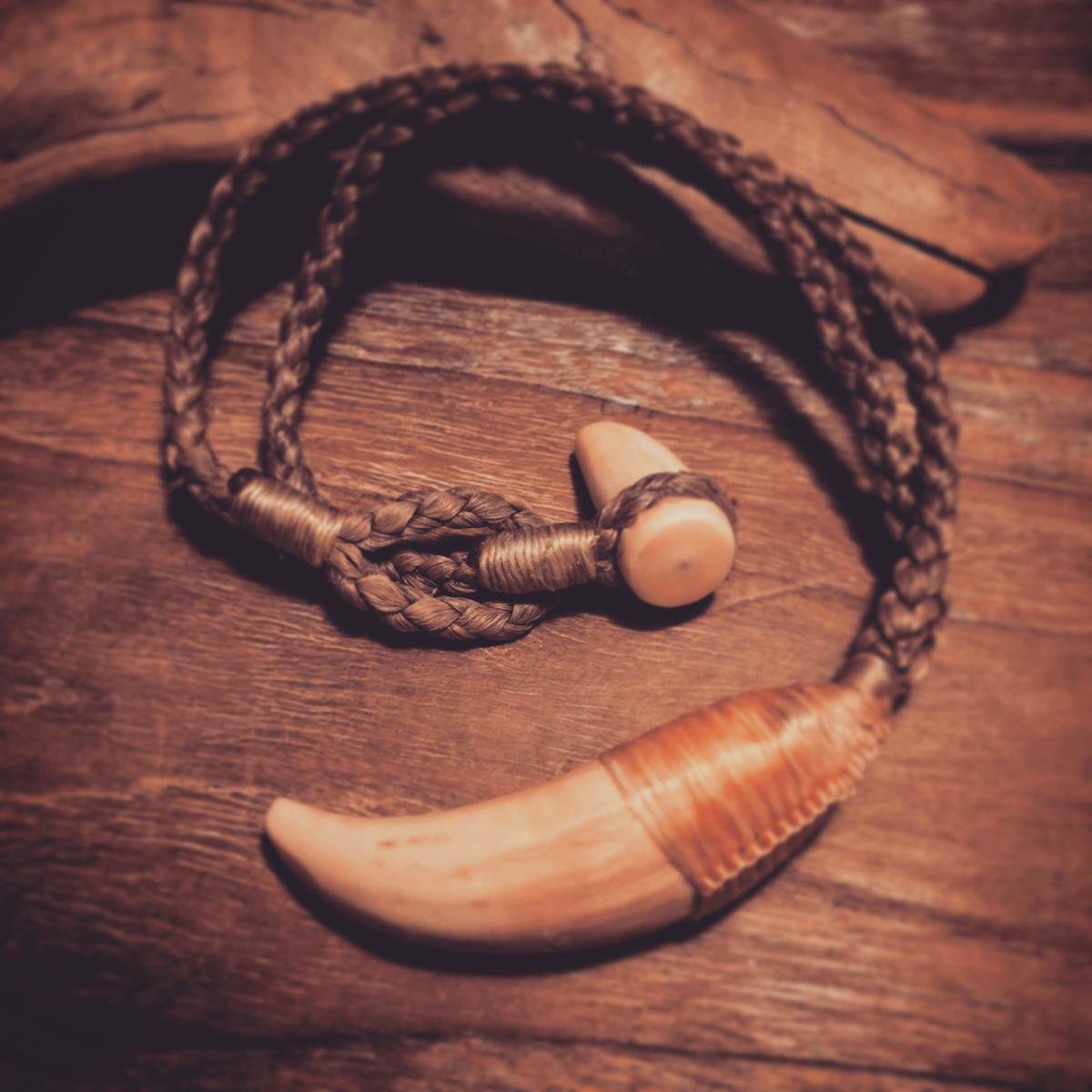 ボーンカービング鯨歯HOOK WL-62 | Ocean's Bone Carvings 【35%OFF】 鯨の骨、密度の高い顎骨、ボーンカービング素材(604g) 各種パーツ
