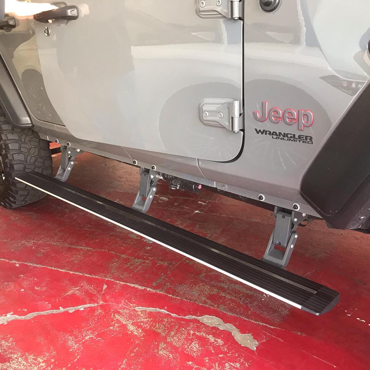 ラングラーJL純正右サイドステップ(2022製) Jeep JL WRANGLER ラングラー 純正サイドステップ ジープ