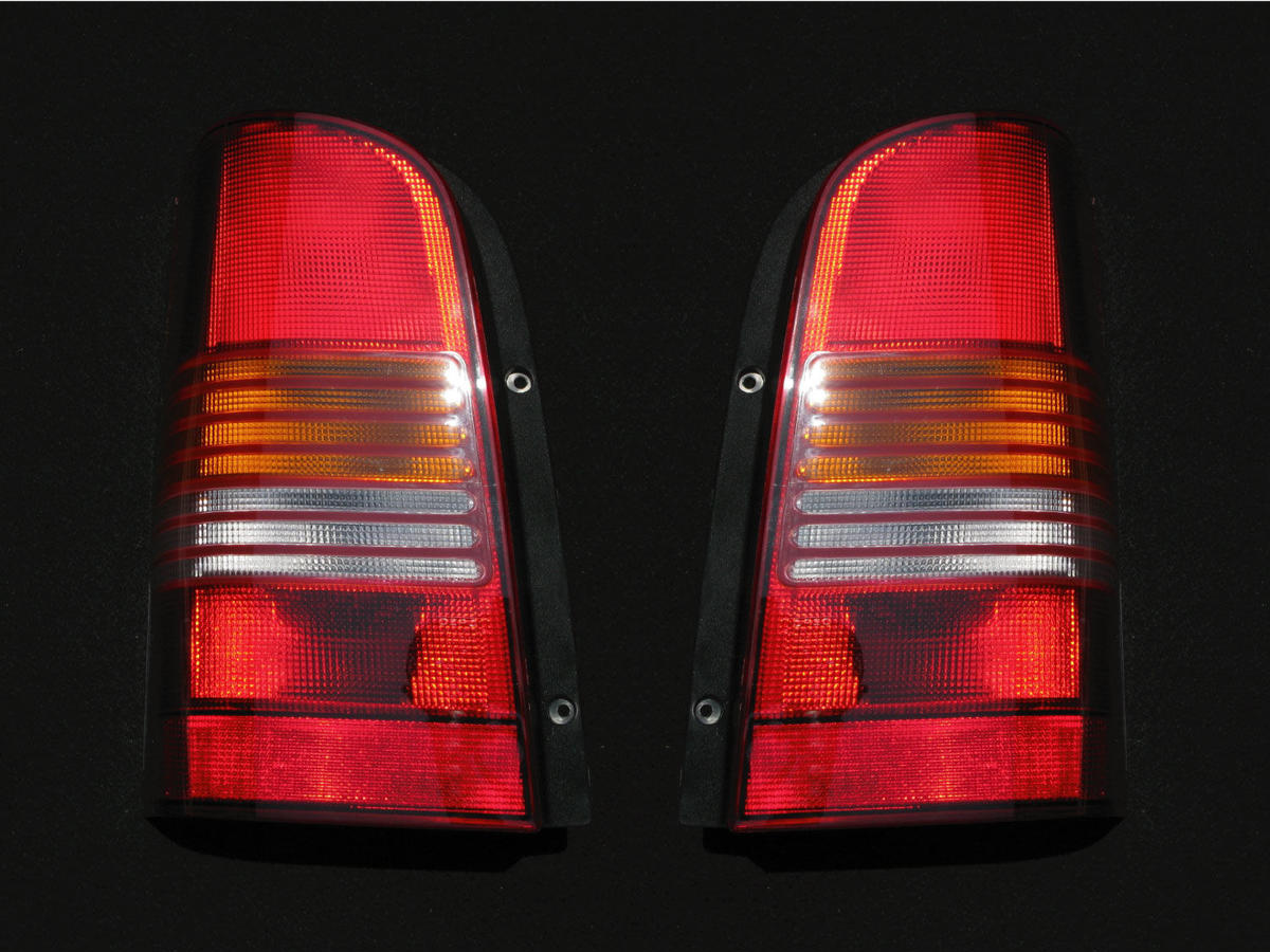 ☆希少生産終了品☆ベンツVクラスW638 LEDテールランプ