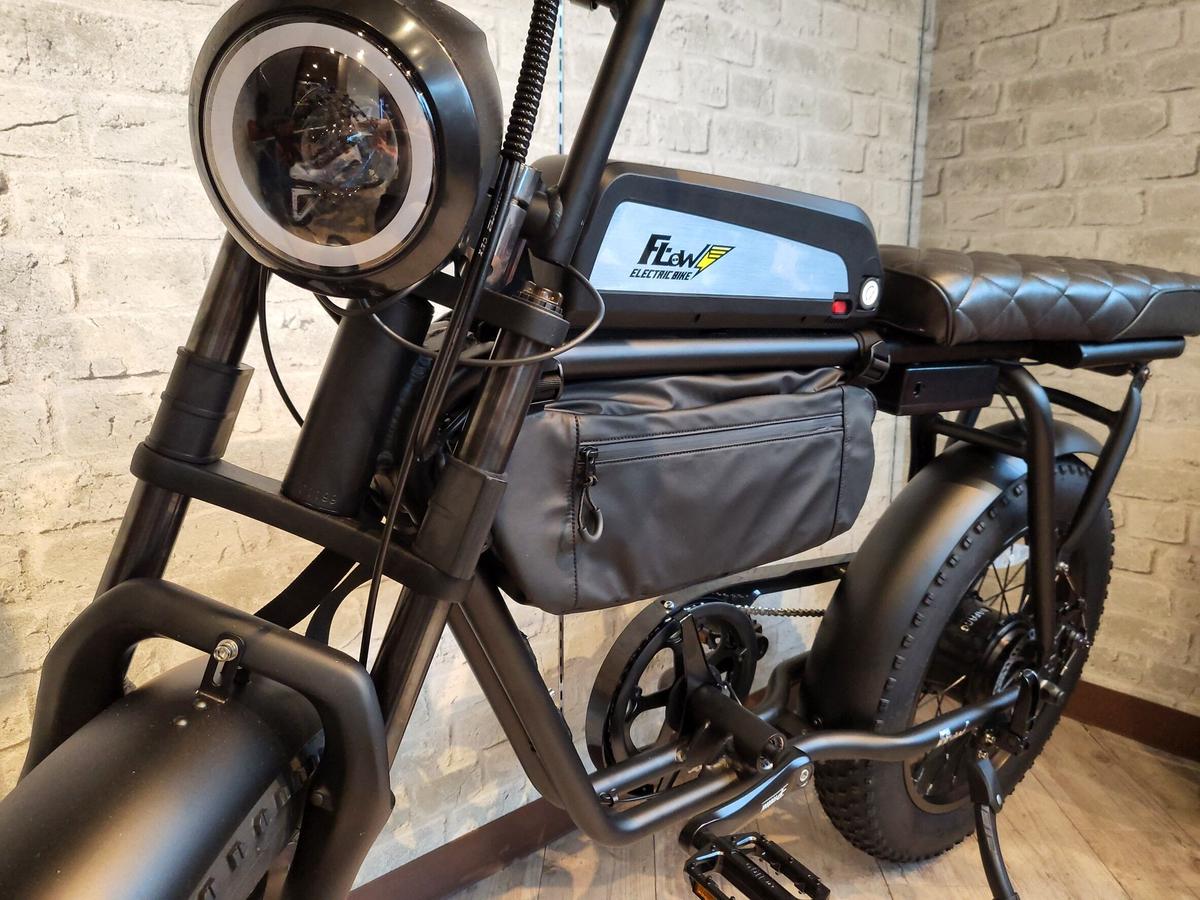 入手困難品 Super73 充電器バッテリー、充電器