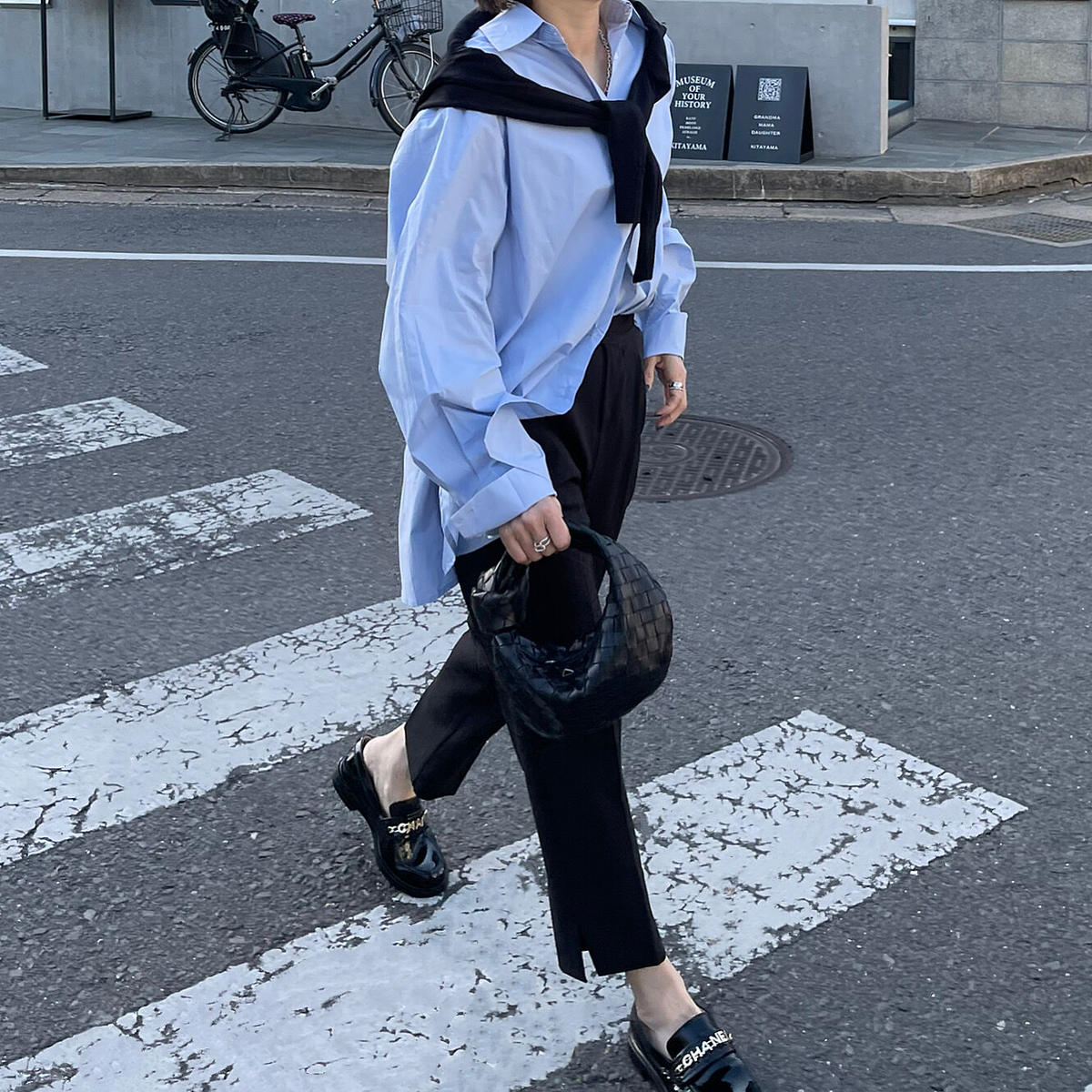 オーバーサイズブルーシャツ