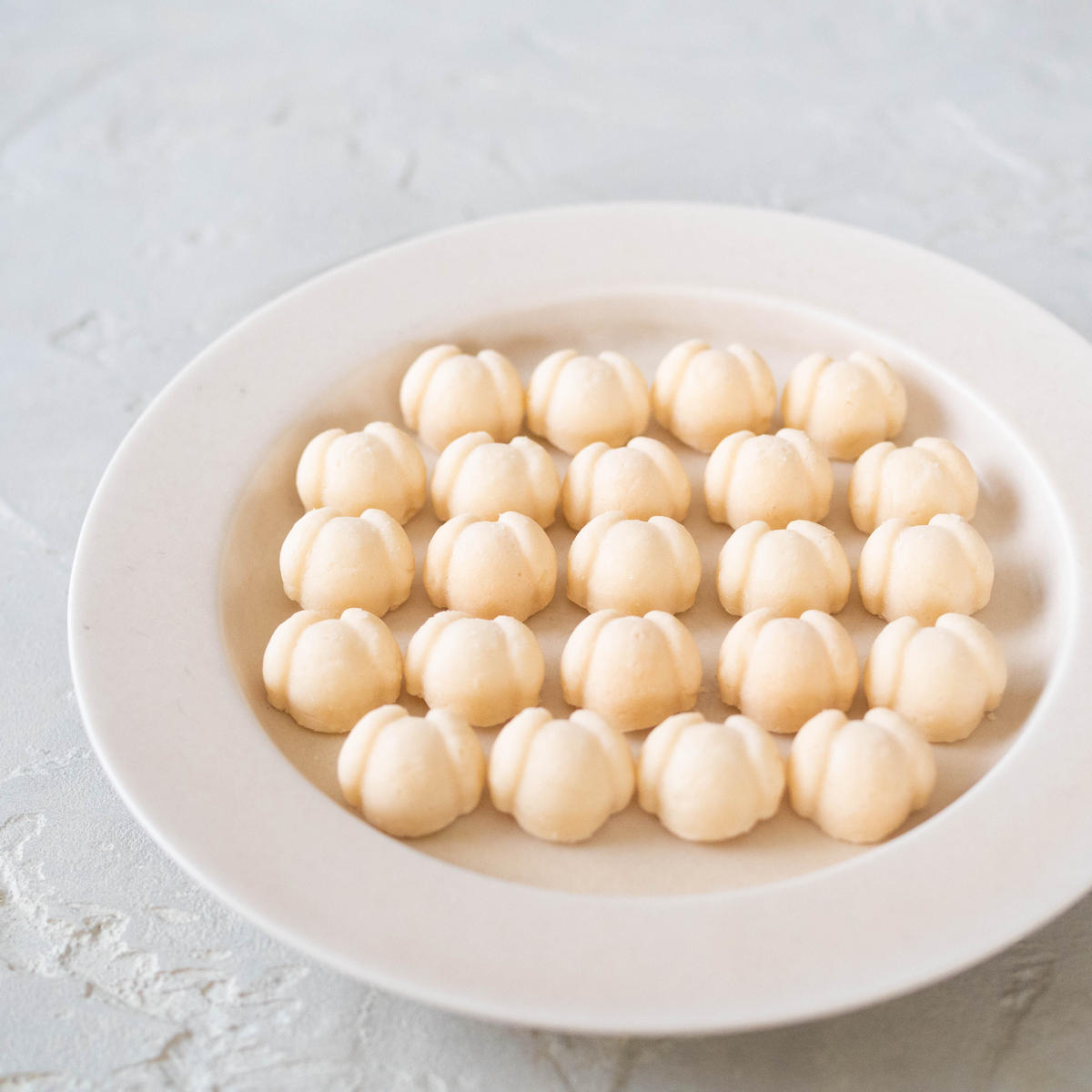 期間限定 米粉のハロウィンクッキー2袋 たまごなしボーロ かぼちゃボーロ ネコポス利用お得4