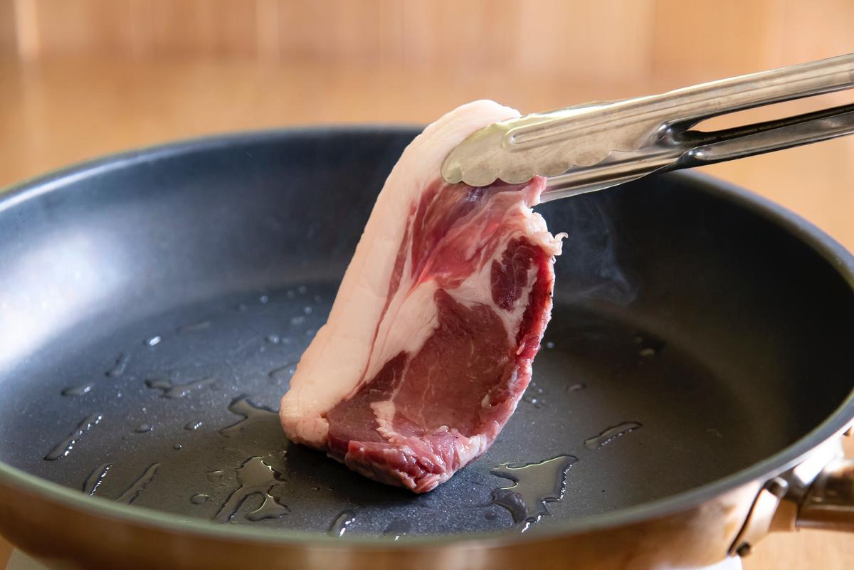 ロース肉 ステーキカット 300g おおち山くじら 天然イノシシ