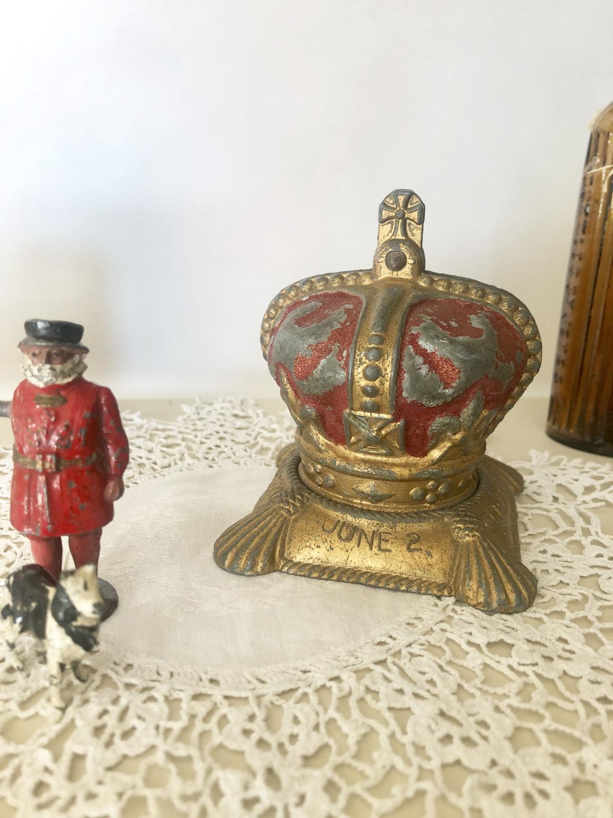 ○ｒ-3/1953年エリザベス女王戴冠記念 王冠型マネーバンク | PISKEY