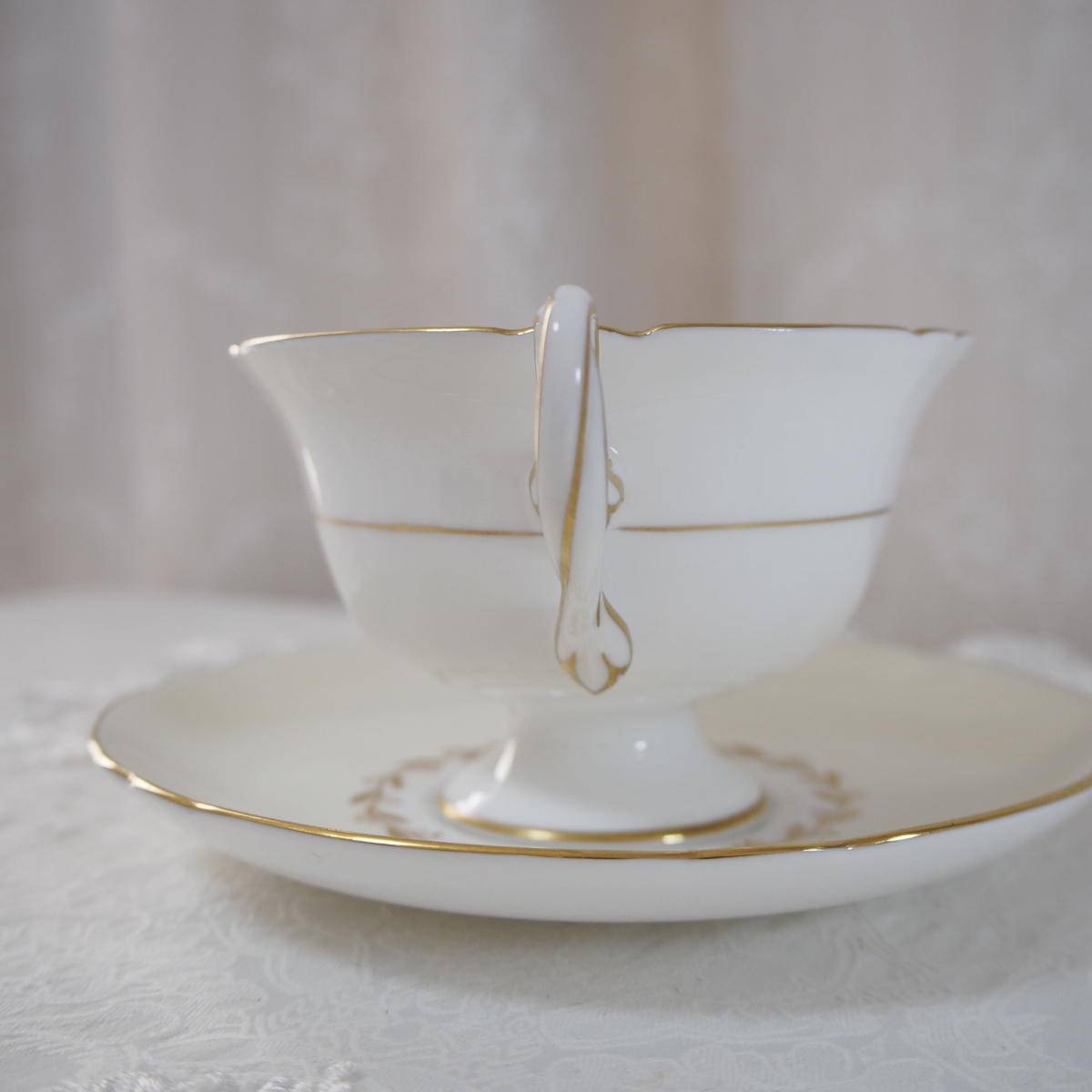 Shelley シェリー ティーカップソーサー Bridal Wreath | Plume Shelley シェリー ティーカップソーサー Bridal Wreath | Plume