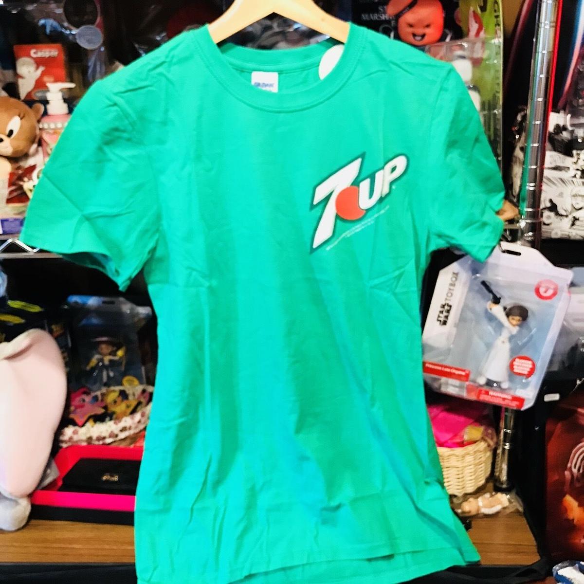 【USA直輸入】ドリンク ７UP Tシャツ Sサイズ ロゴ セブンアップ