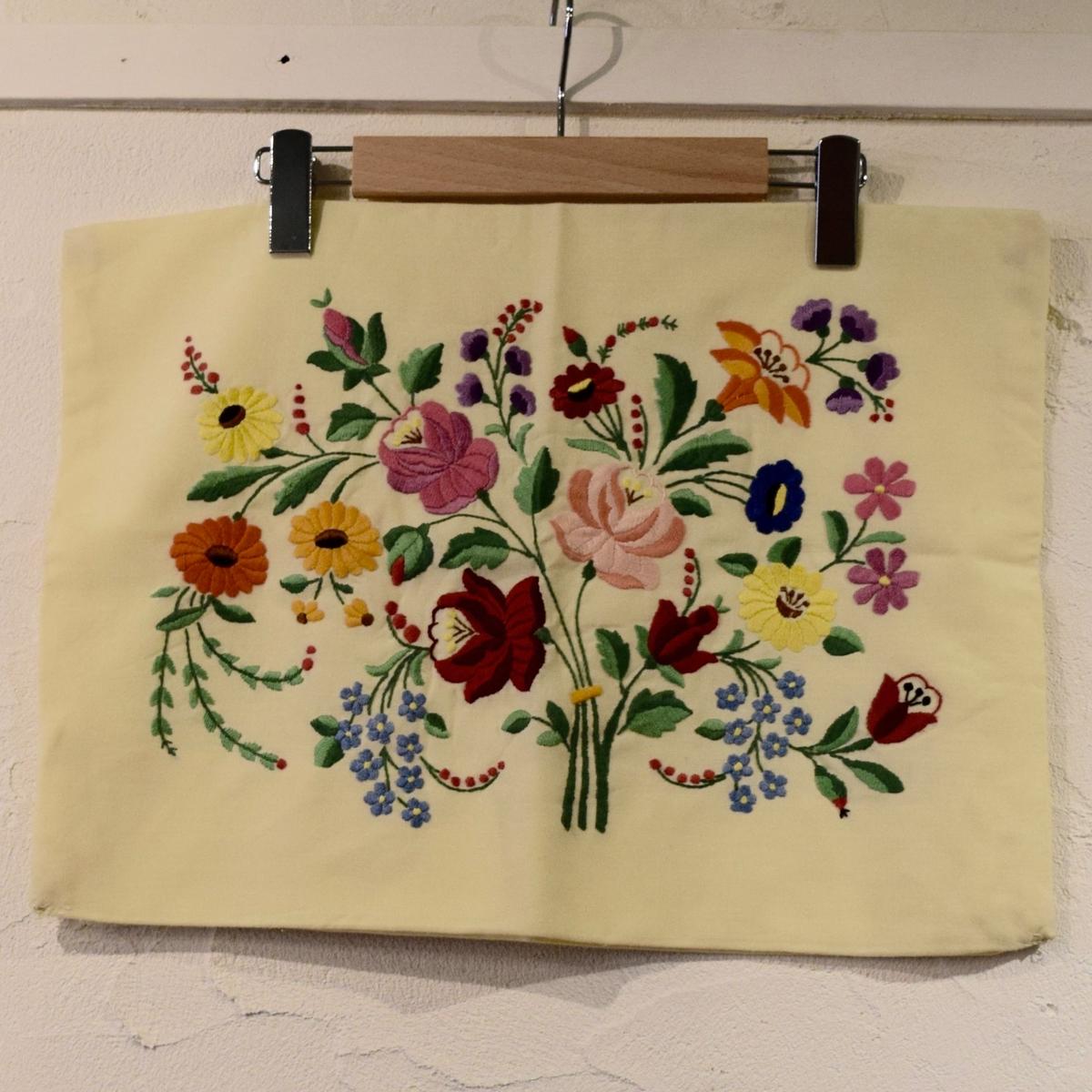 ハンガリー カロチャ刺繍 ピローケース 花束 Kitten Blue ハンガリー カロチャ刺繍 ピローケース 花束 Kitten Blue