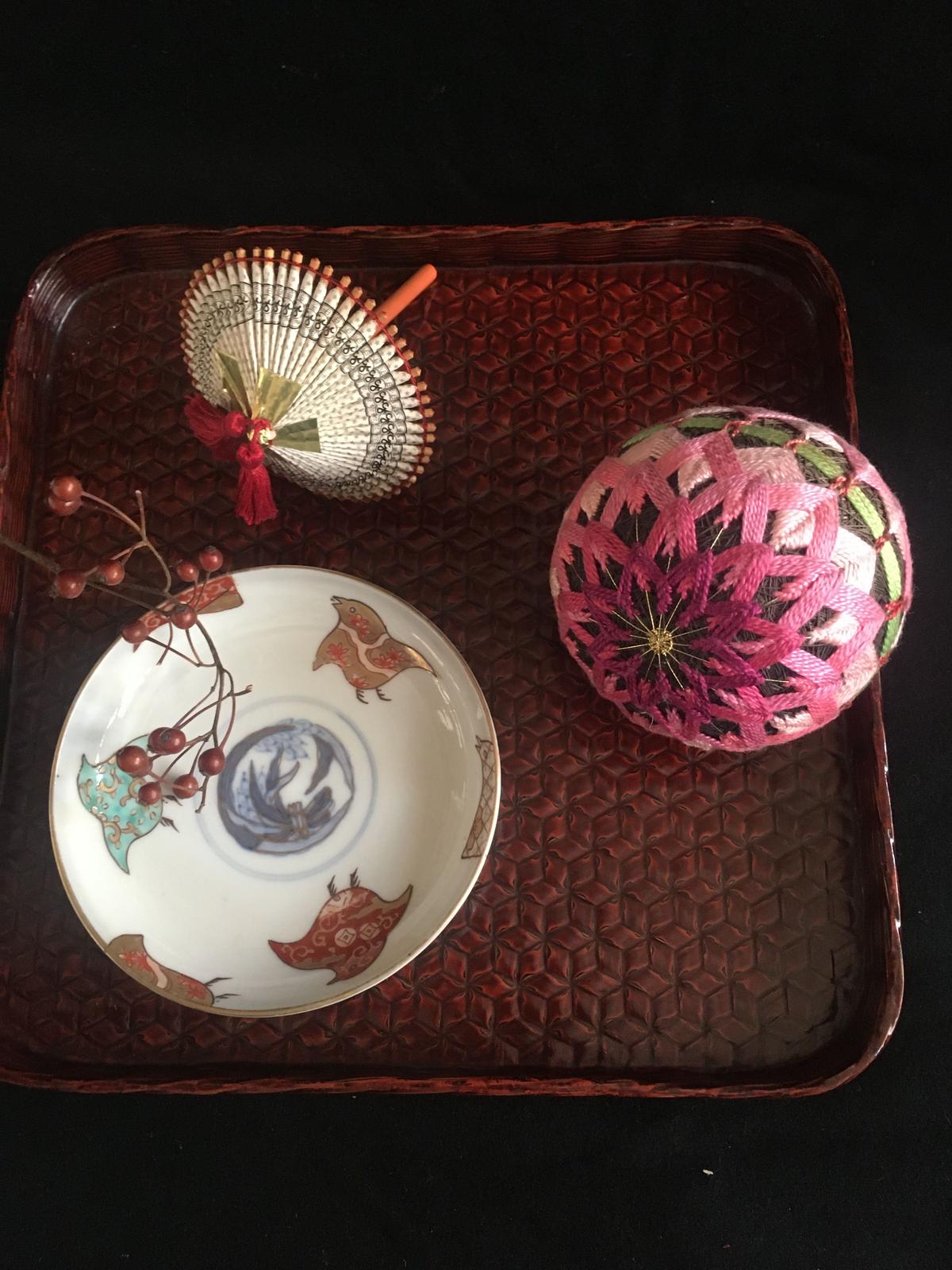 古伊万里 千鳥稲穂 絵付四寸皿 幕末〜明治時代 | れいゆぅる rayures ドイツのショルツ首相 【上作品】幕末~明治 古伊万里 見込みに3つ葉 鶴に丸紋波文様 12.3cm皿 食器