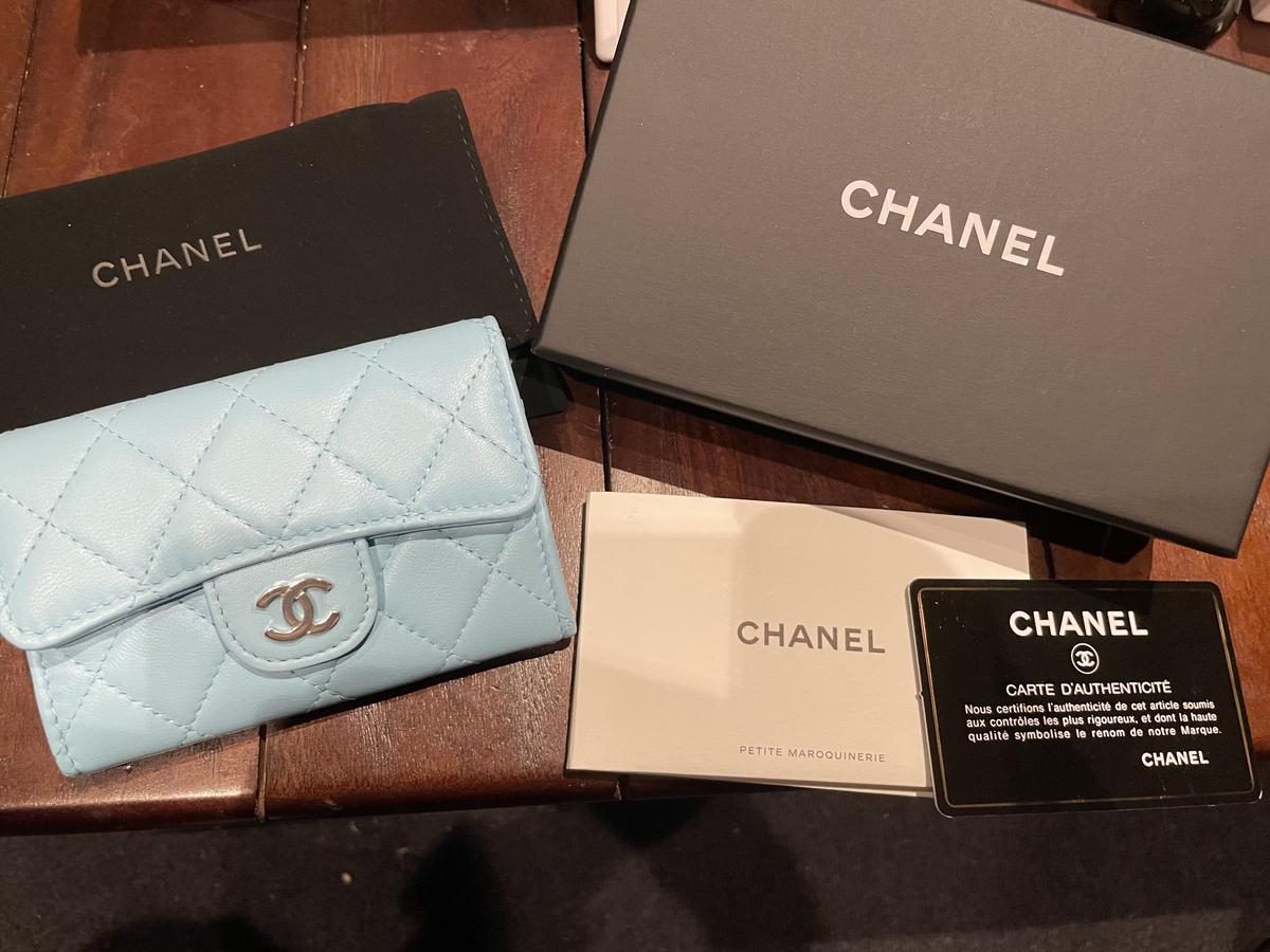 希少カラーCHANEL シャネル クラシック フラップ カードケース 名刺 ...