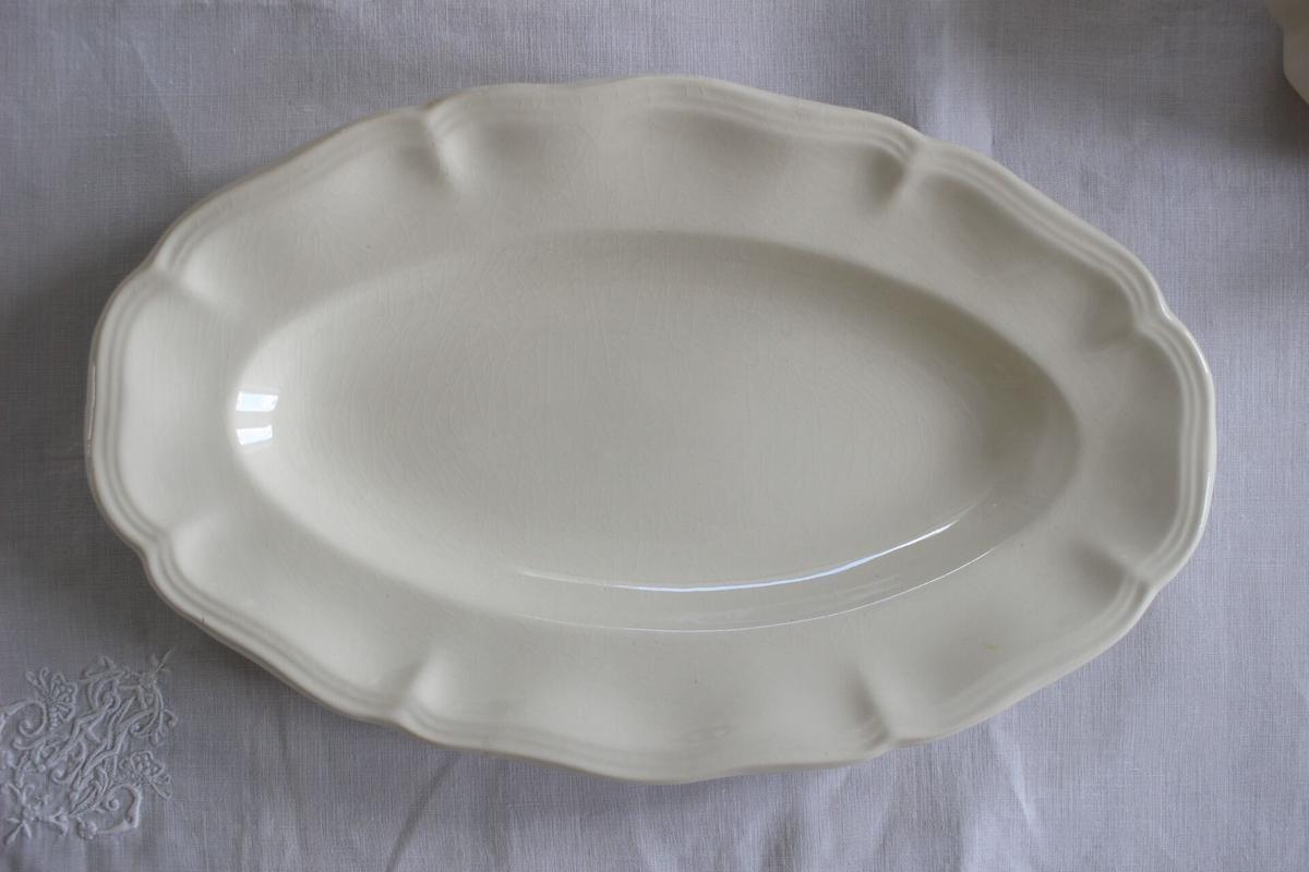 Sarregumines【サルグミンヌ】花リムラヴィエオーバルプレート