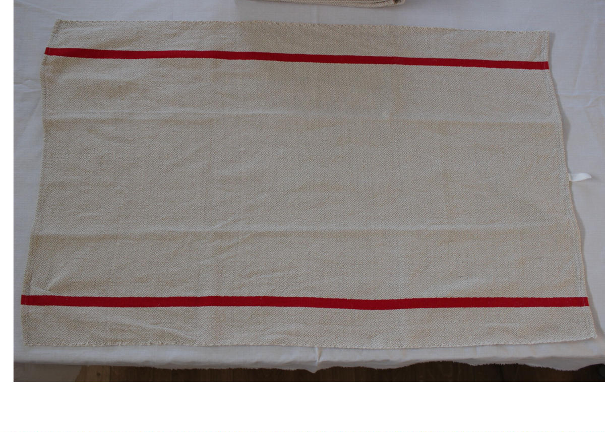 アンティークバスク織り緻密な織模様クロス 赤＆ネイビー イニシャル