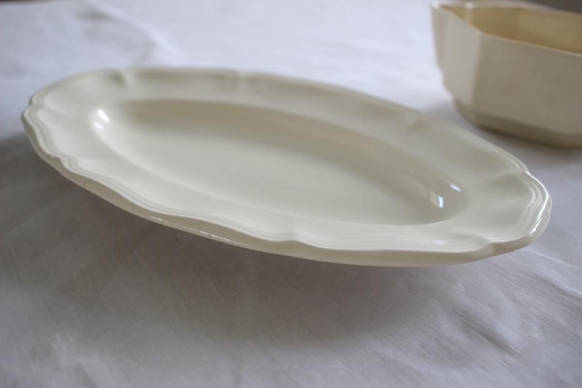 Sarregumines【サルグミンヌ】花リムラヴィエオーバルプレート