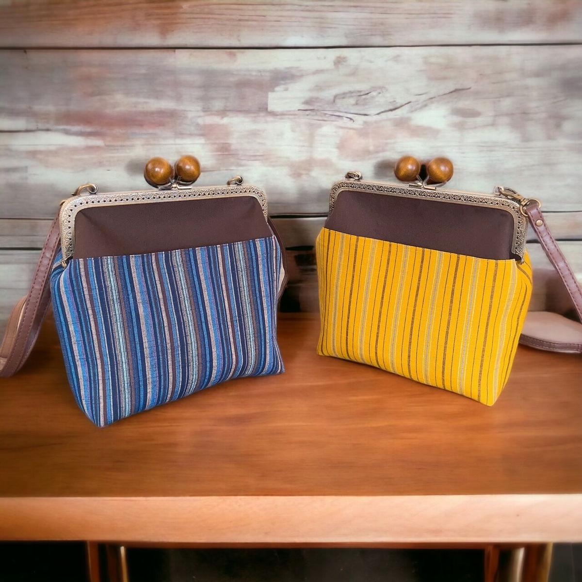 会津木綿＊木玉がま口スマホショルダーbag（紺茶多色縞） | Rui