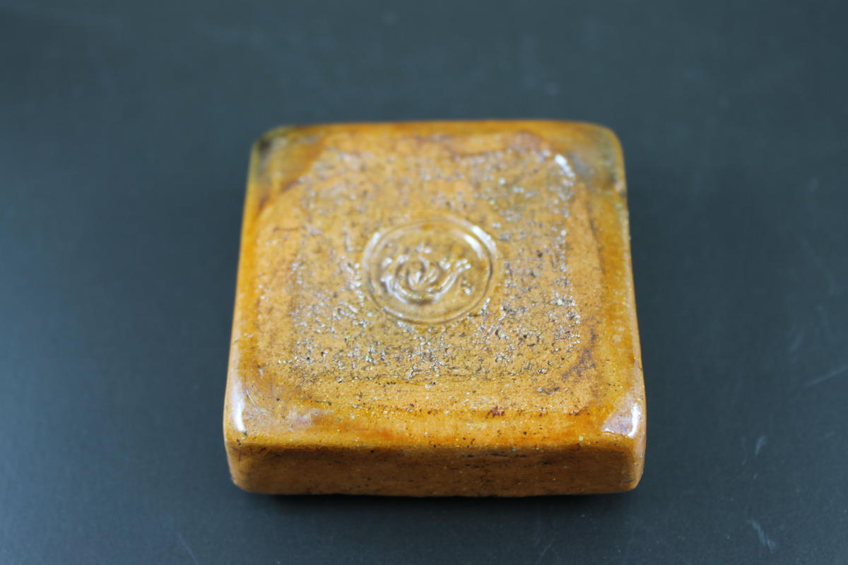 九代大樋長左衛門 大樋焼荘子香合【茶道具/香合/共箱】 | 龍門堂