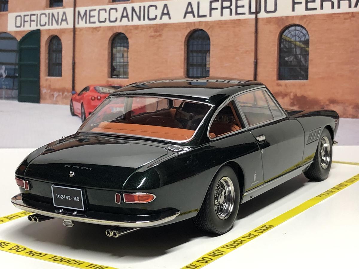 BBR 1/18スケール フェラーリ 330GT 2+2 Enzo
