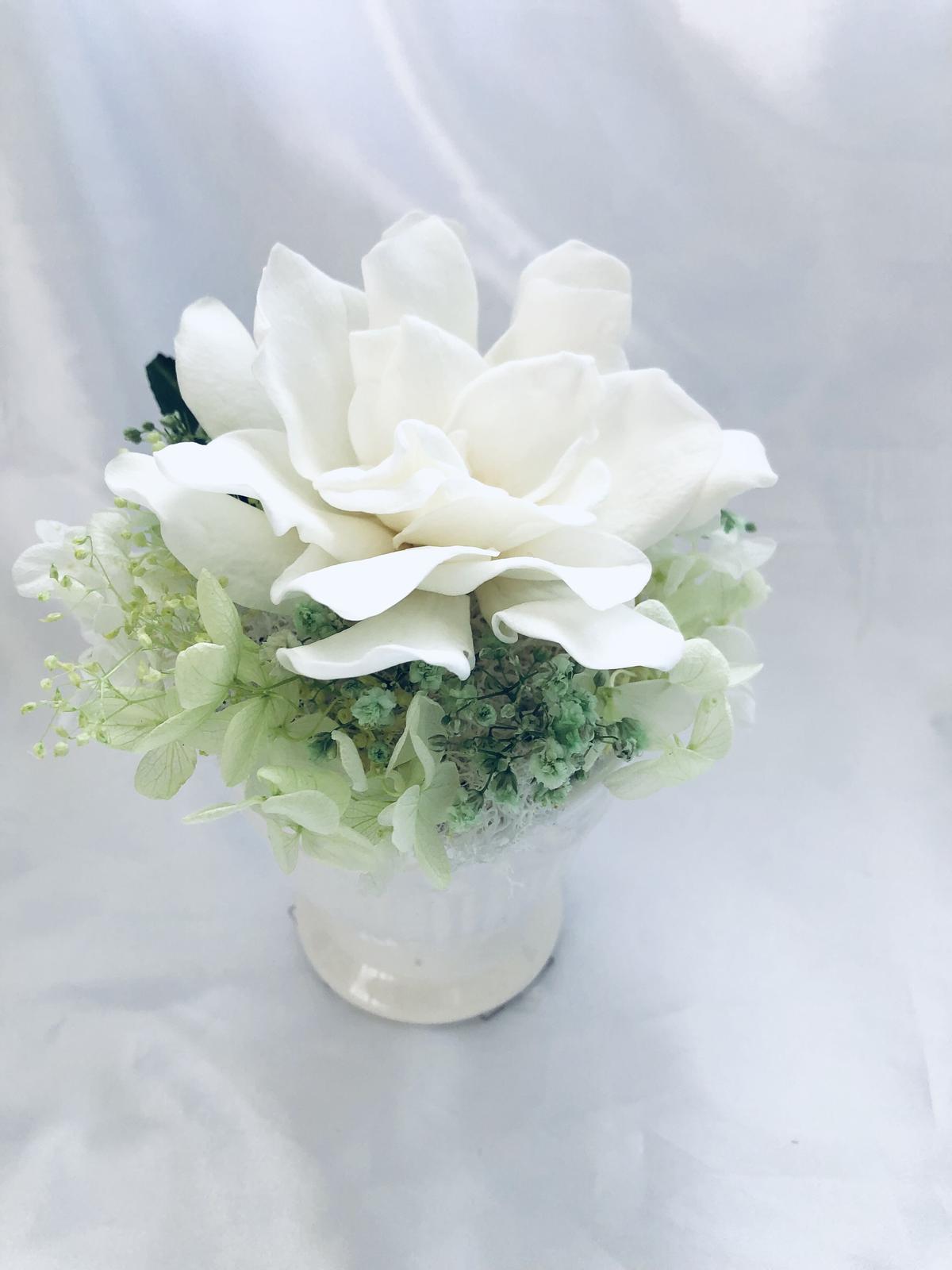 プリザーブドフラワー クチナシの花の白い輝き フラワーケースリボンラッピング付き 世都華