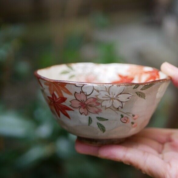 格安 桜と紅葉と新緑の山の抹茶茶碗。 工芸品