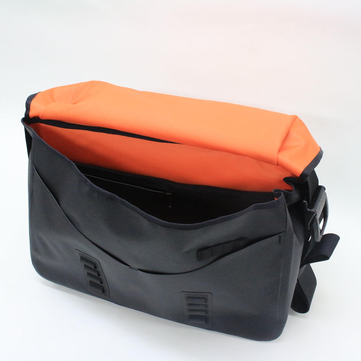 BROMPTON Messenger Waterproof Bag 20L [Black]