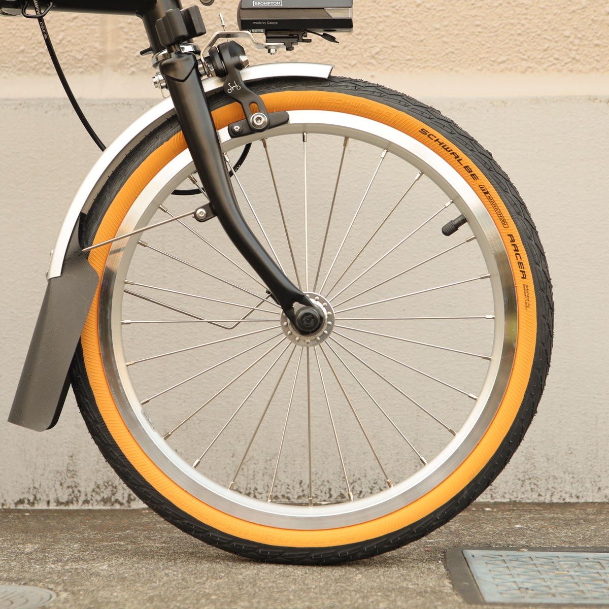 BROMPTON用タイヤ[SCHWALBE MARATHON RACER Tanside]16...