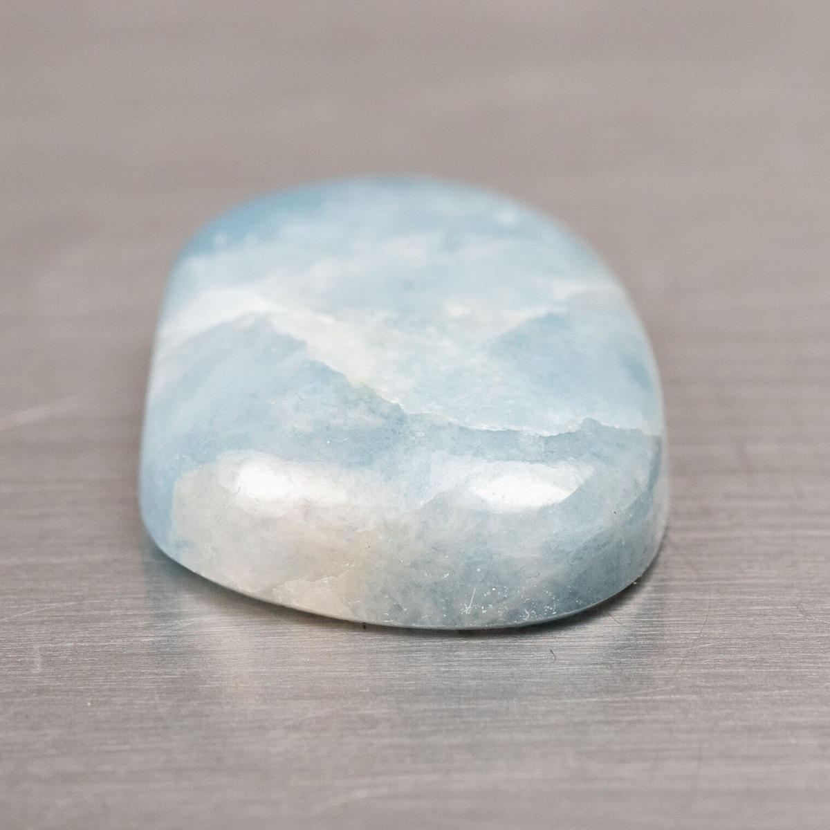 糸魚川入りコン沢産 青翡翠 ルース 3486 | mineralhonpo.com 激安買取 糸魚川入りコン青翡翠こぶり! 置物