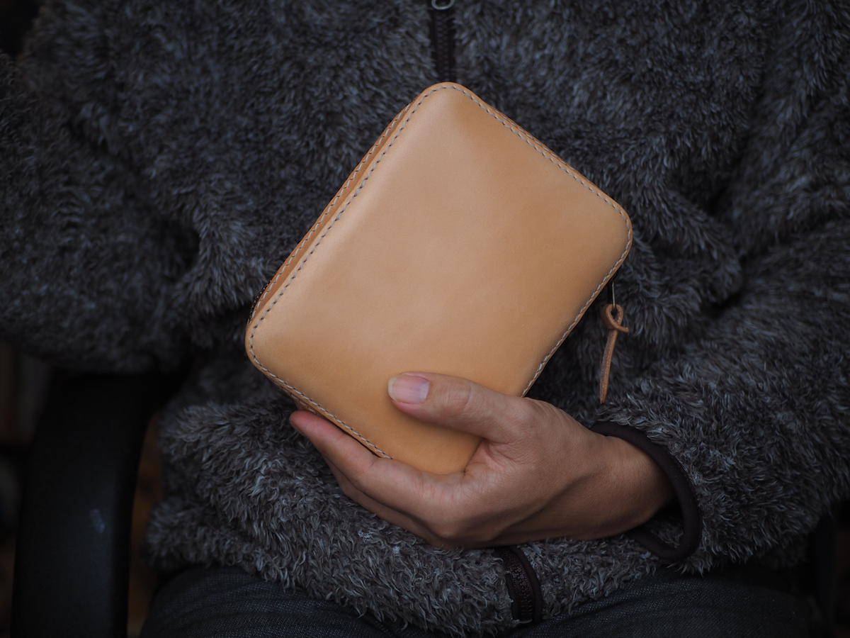 お気に入り】 みぃ様受注専用 手縫本革ハンドメイド新改訳中型版聖書