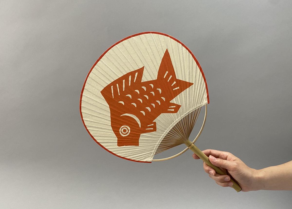 Amazon.co.jp: 新柚木沙弥郎 型染うちわ 2本セット : 文房具