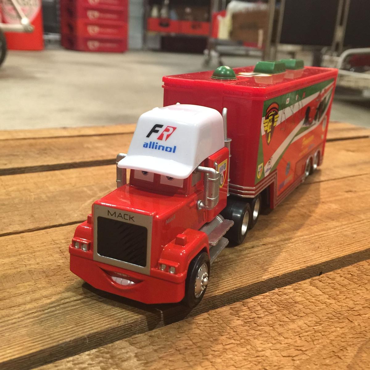 Disney Pixar Cars ディズニーピクサーマテルカーズ フランチェスコベルヌーイ