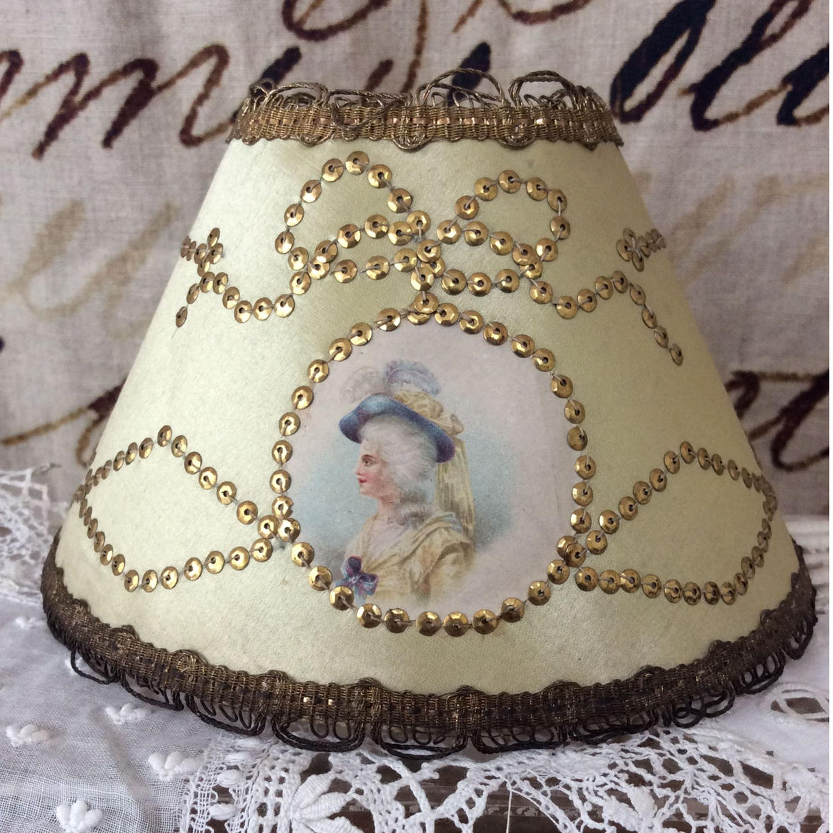 貴婦人のお顔のランプシェード 2 Sputnikplus Online Shop