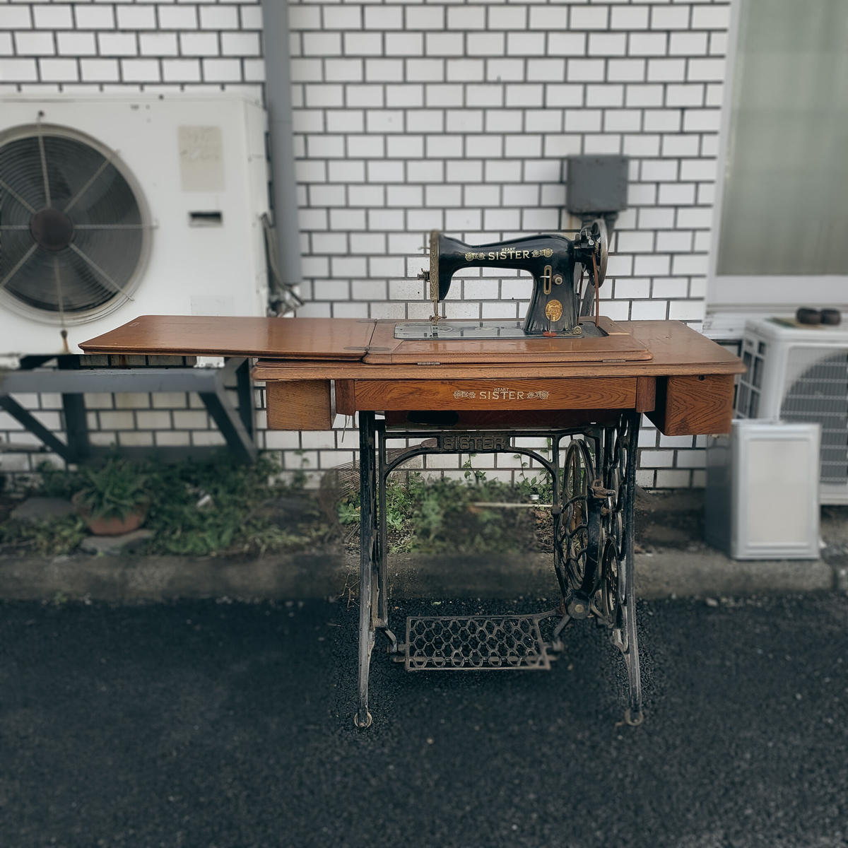 SISTER鉄製ミシン
