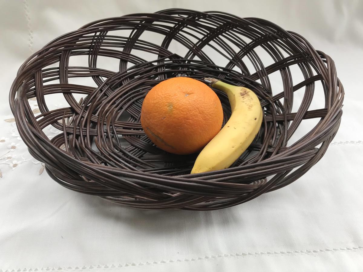 今帰仁　わらび籠 沖縄県 今帰仁村のわらび細工 わらび 縄巻手付かご 32×28 : おまめ