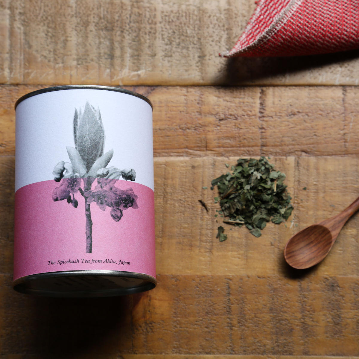 秋田の至福の休息クロモジ茶 リーフ g 缶 伝統茶 Tabel