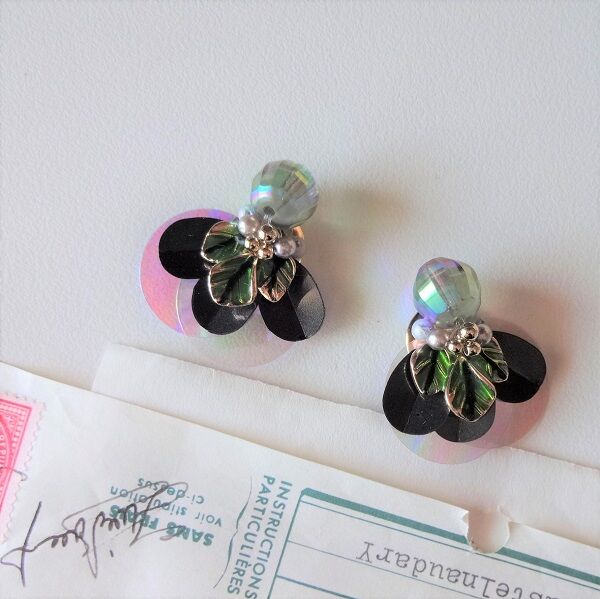 Vintage黒花ピアス イヤリング Lumiere Irise