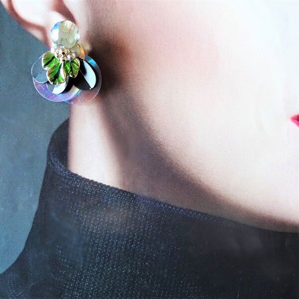 Vintage黒花ピアス イヤリング Lumiere Irise