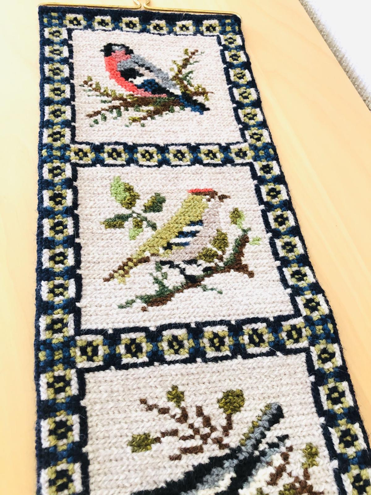 ヨーロッパ式刺繍絵タペストリー: The Little Pianist ヨーロッパ式刺繍絵タペストリー: The Little Pianist