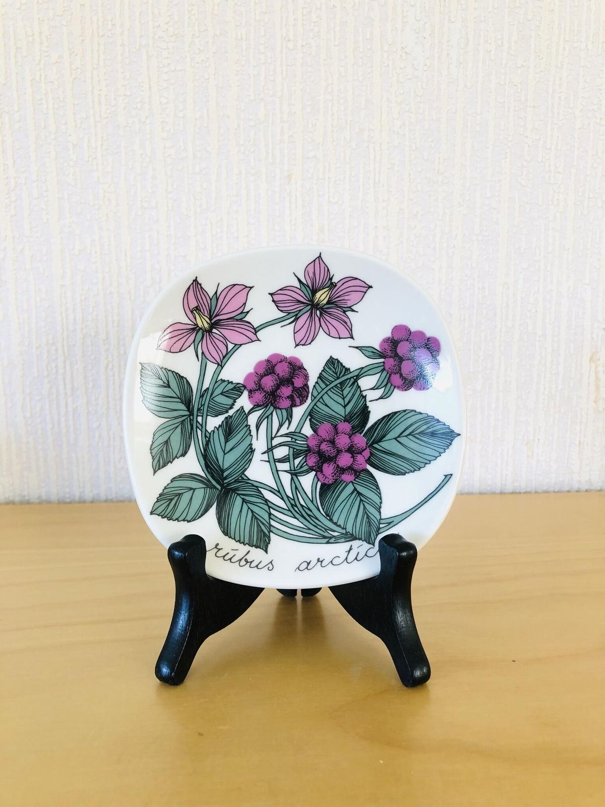 クーポン利用&送料無料 ARABIA エステリトムラ Botanica チシマイチゴ