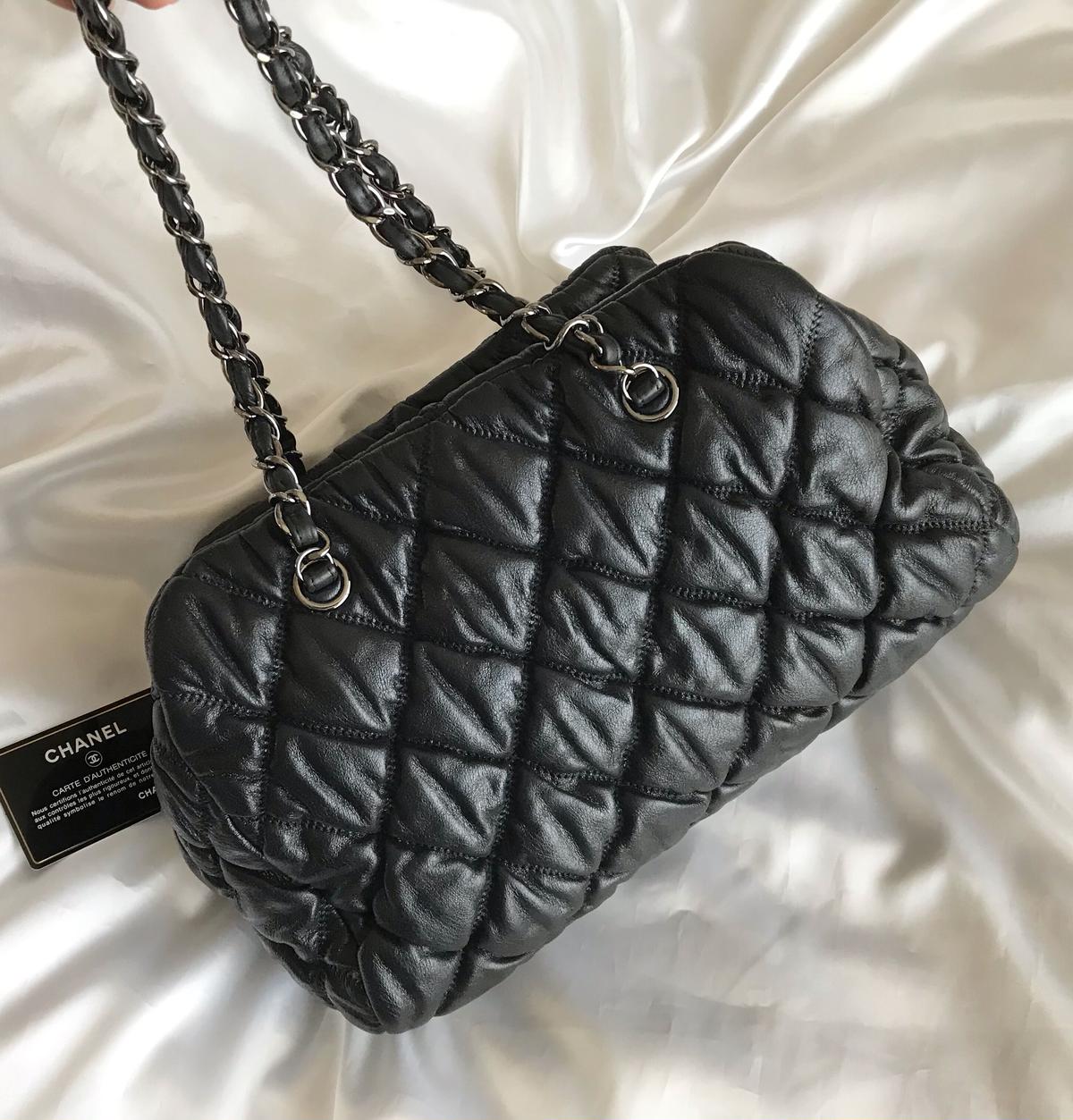 シャネル CHANEL バブルキルト ブラックレザー ショルダーバッグ ...