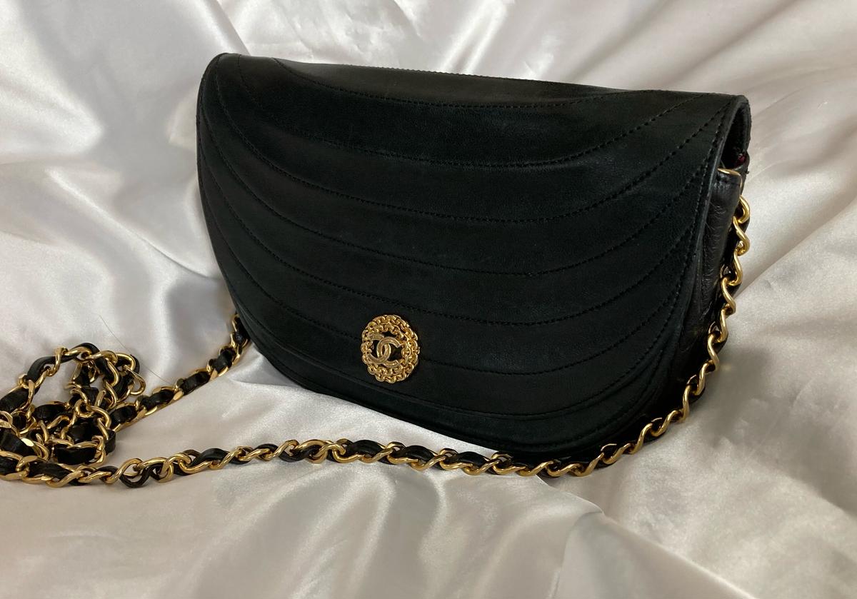 シャネル CHANEL ハーフムーン チェーンショルダーバッグ | Advanced Style