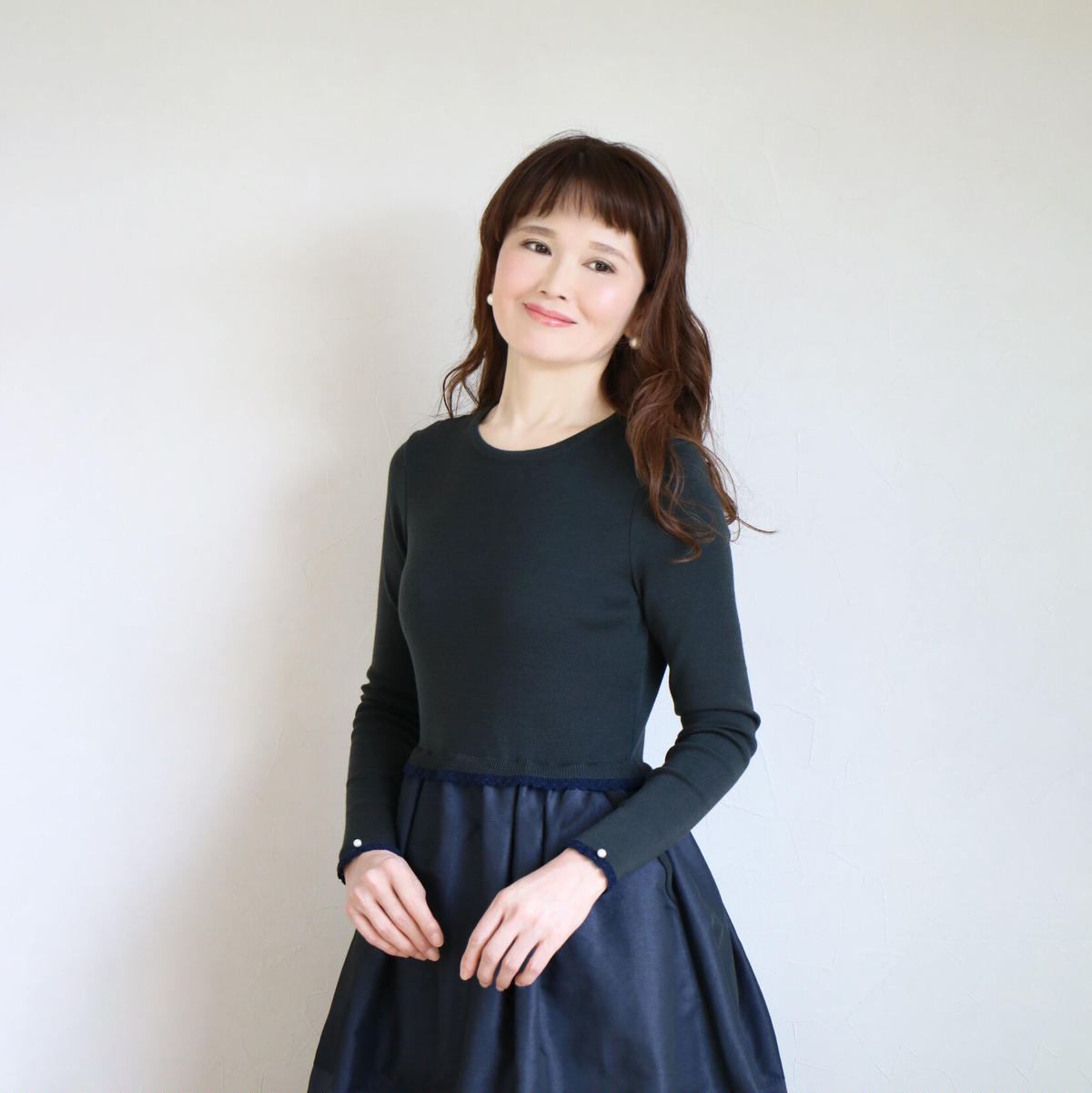 ふんわりが叶う美しいシルエット 袖口パールボタン付 メモリータフタ ドッキングワンピース