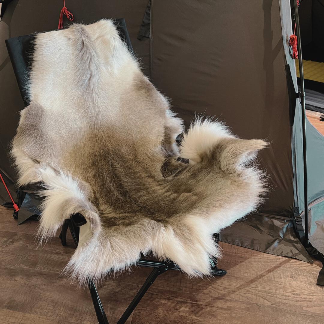 Reindeer fur (トナカイ毛皮) yellowknife Outdoor Shop