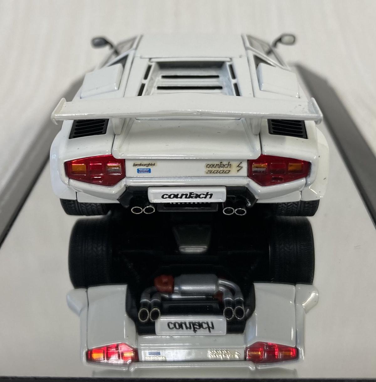 ランボルギーニ カウンタック 1 100 ケース付 ミニカー ミニブック 素晴らしい価格 1