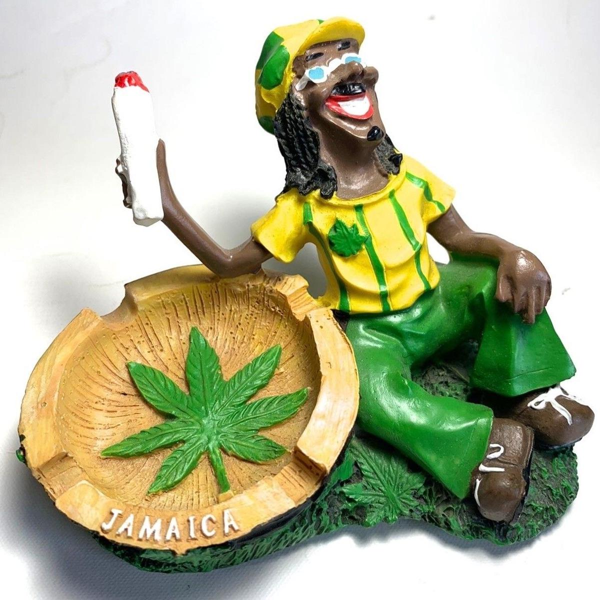 海外購入品】ボブマーリー 灰皿 マリファナ BOB MARLEY 旗 大麻喫煙柄