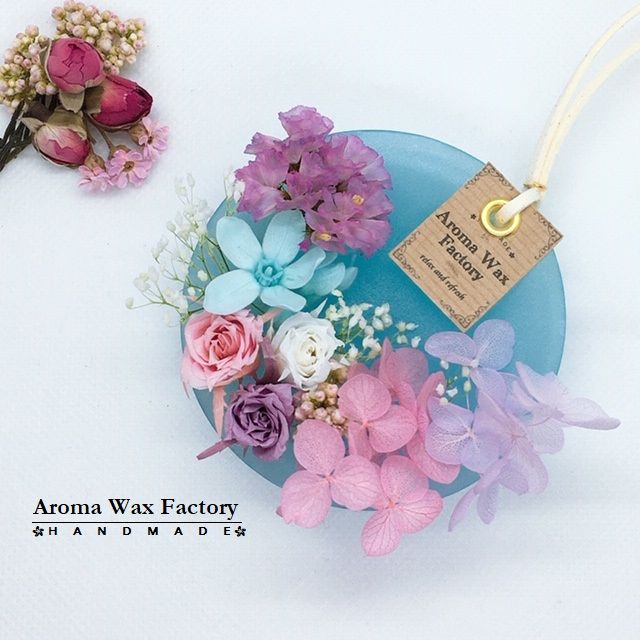 香りが選べる ブルースターとマイクロローズが可愛い キャンディブルーのアロマワックスサシェ