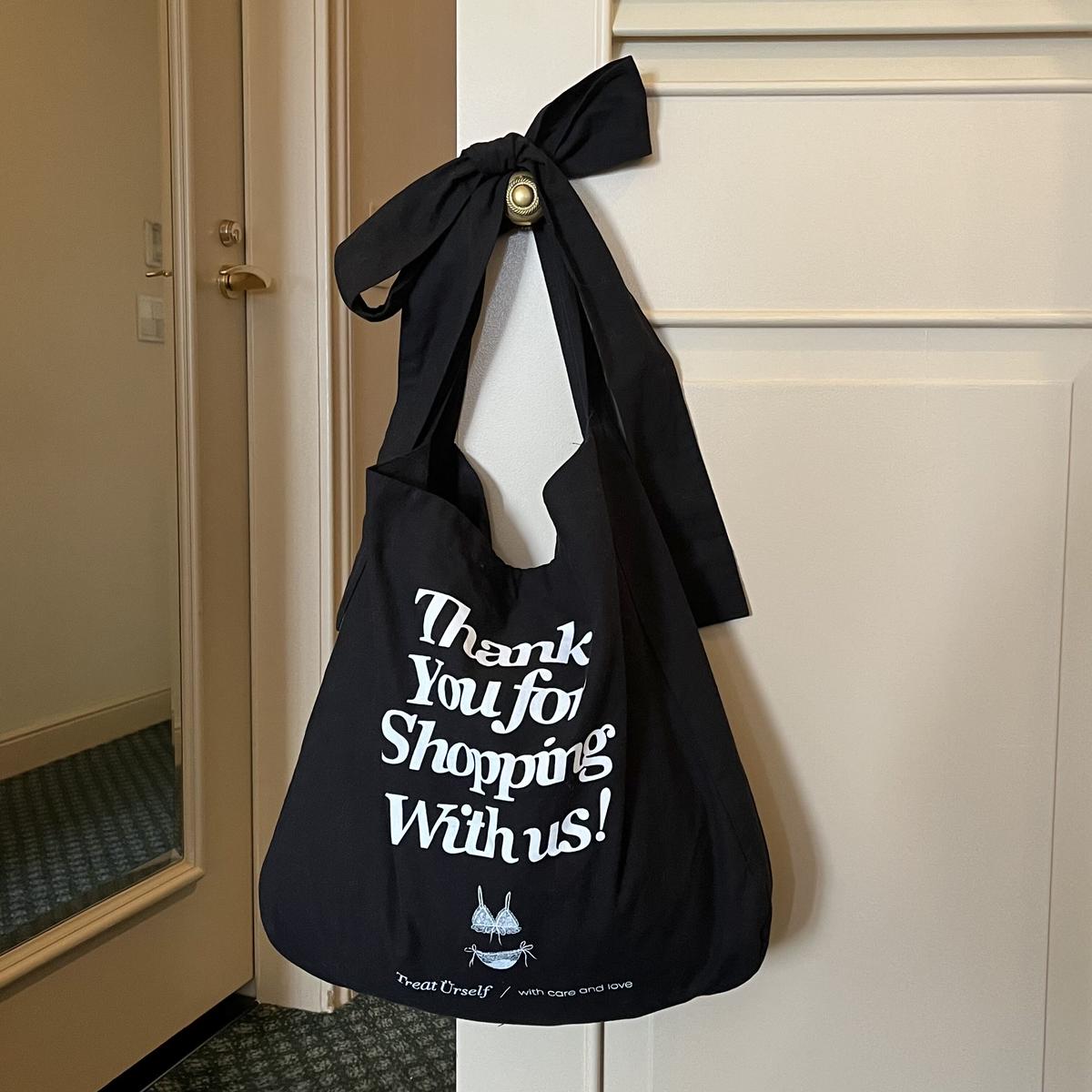 エクルベージュ 限定色 ノベルティー TreatÜrself トリートユアセルフ