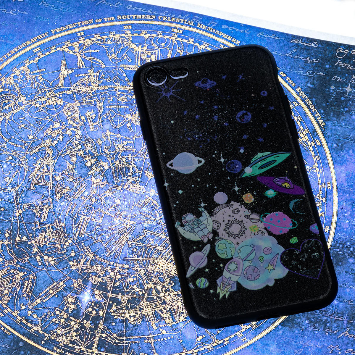Iphone Se 第2世代 7 8シリコンケース 宇宙 パステル