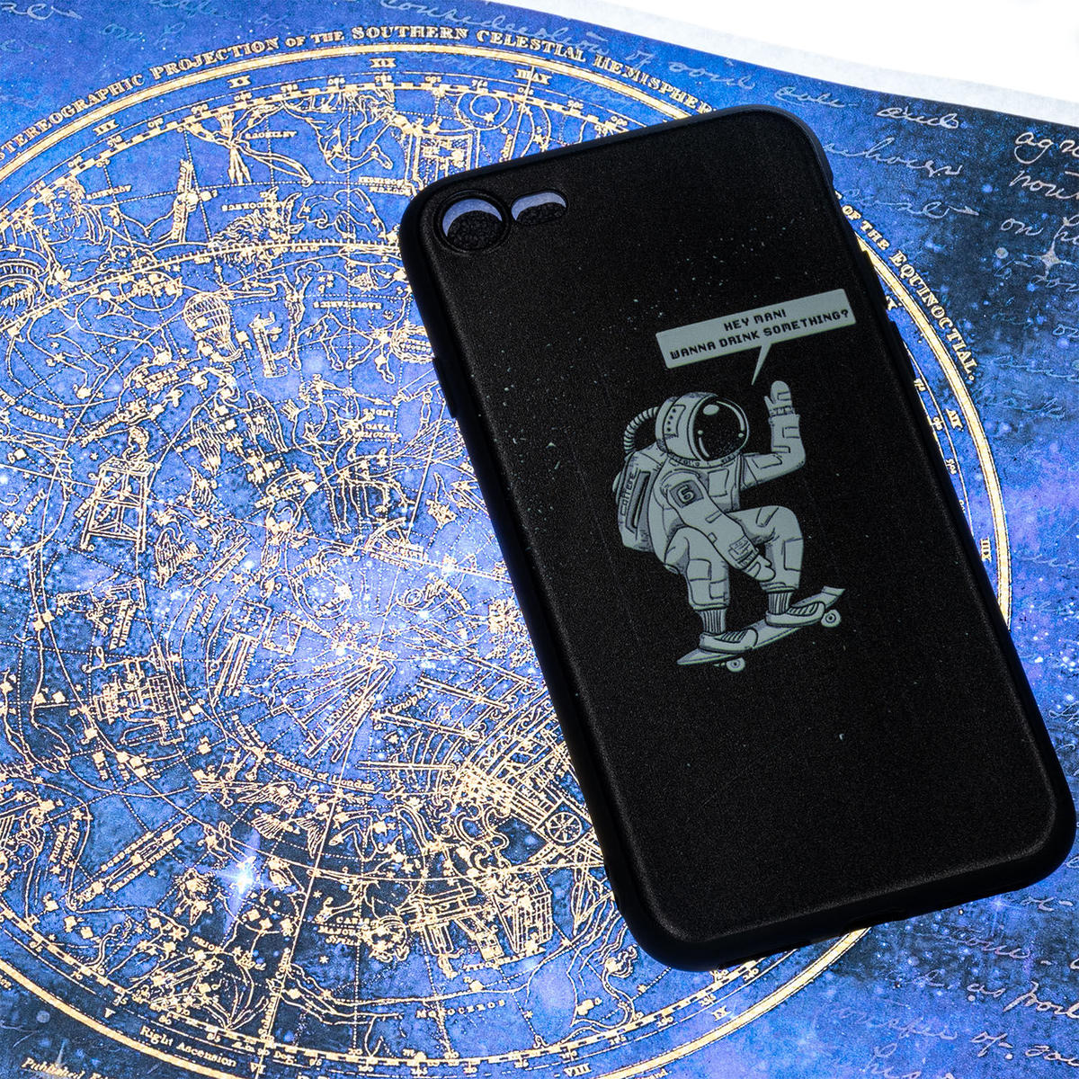 Iphone Se 第2世代 7 8シリコンケース 宇宙 スケボーに乗る宇宙飛行士 Iphone Se 第2世代 7 8シリコンケース 宇宙 スケボーに乗る宇宙飛行士