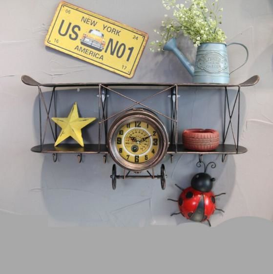 ヨーロッパ式レトロな飛行機の置き時計時計がテーブルを飾る時の時計の