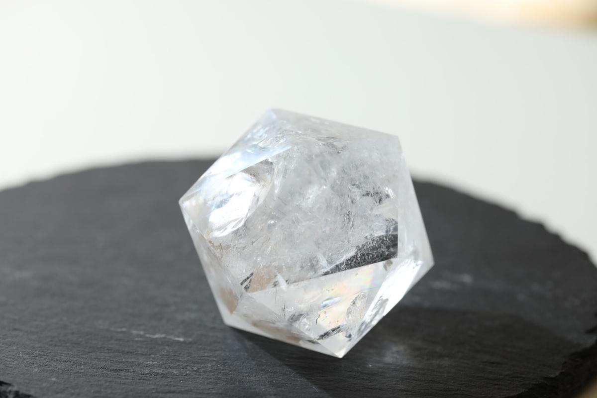 超特価セール 限定1点‼️水晶虹入りイコサヘドロン水晶 正二十面体最