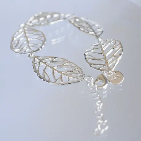 Blanc Avec Argent Colombes filaire Edge 2 1//2/" 63 mm Angel Sheer ruban
